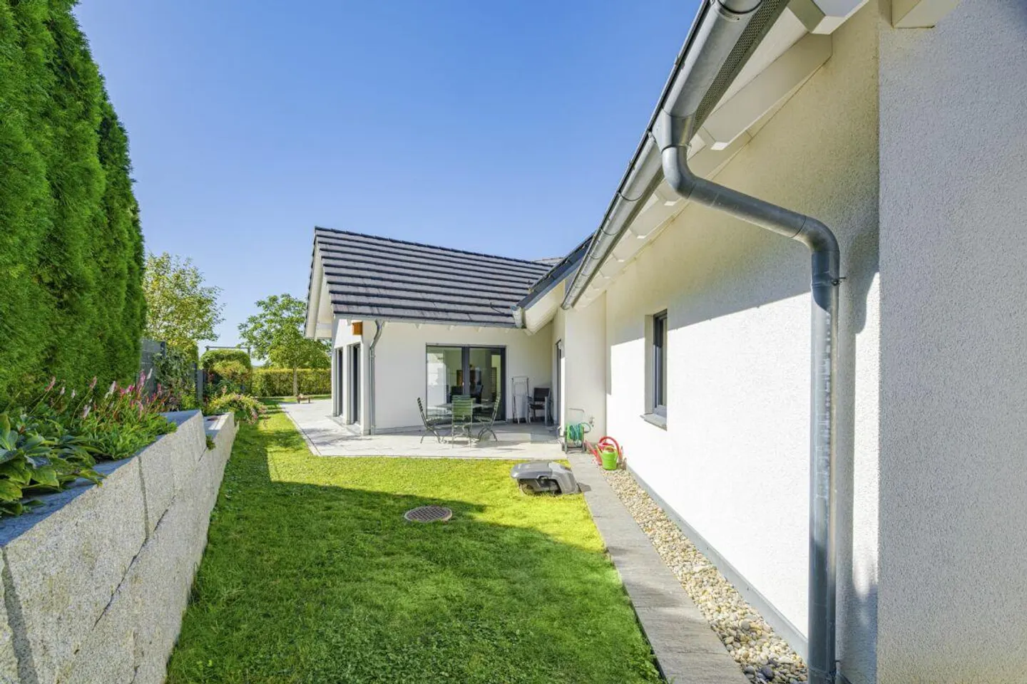 Charming Family Home in Osterfingen - Photo 10 of 29