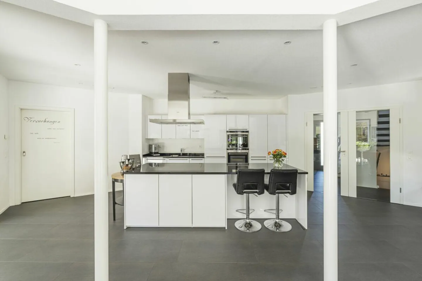 Charming Family Home in Osterfingen - Photo 13 of 29