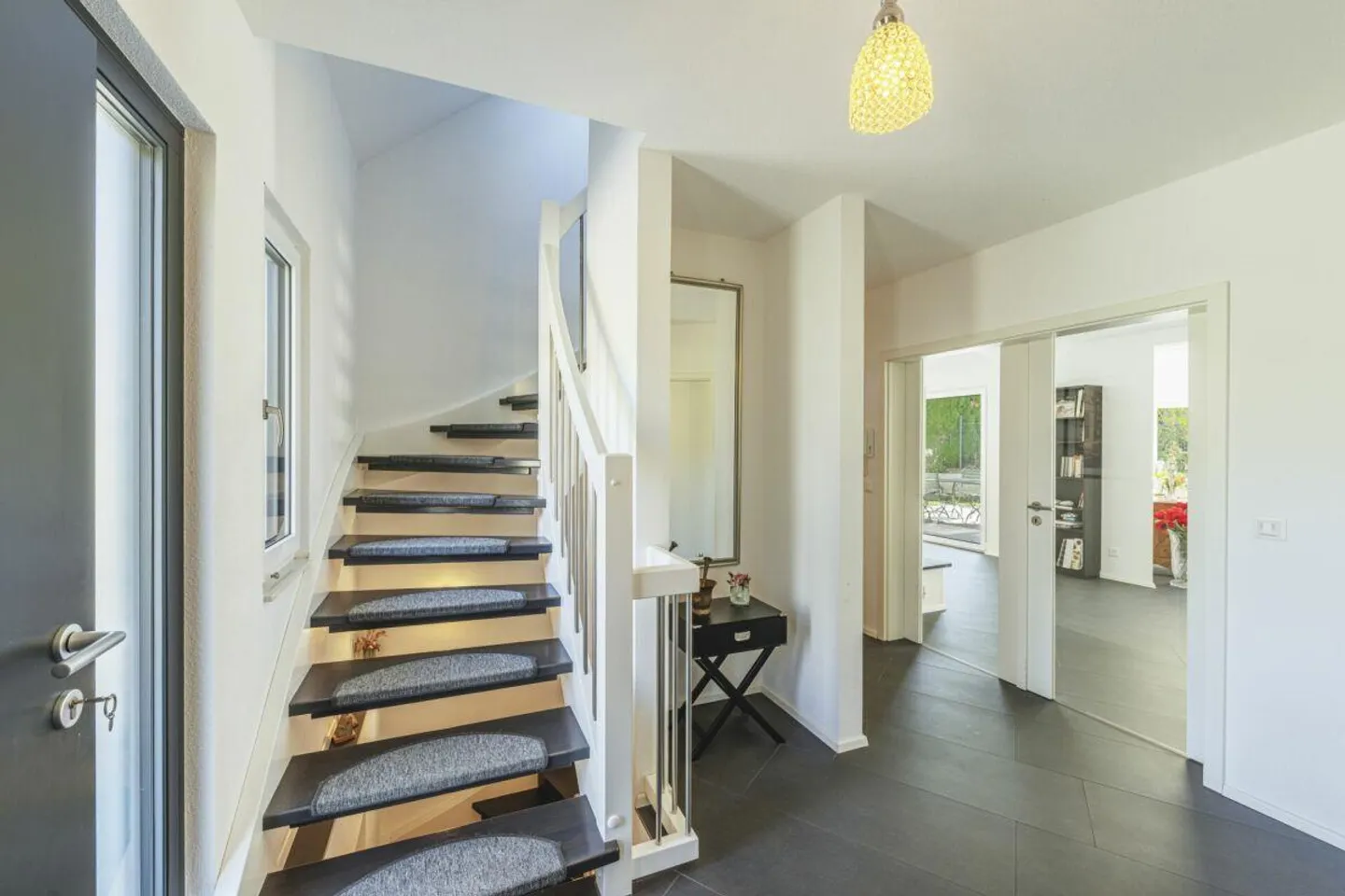 Charming Family Home in Osterfingen - Photo 22 of 29