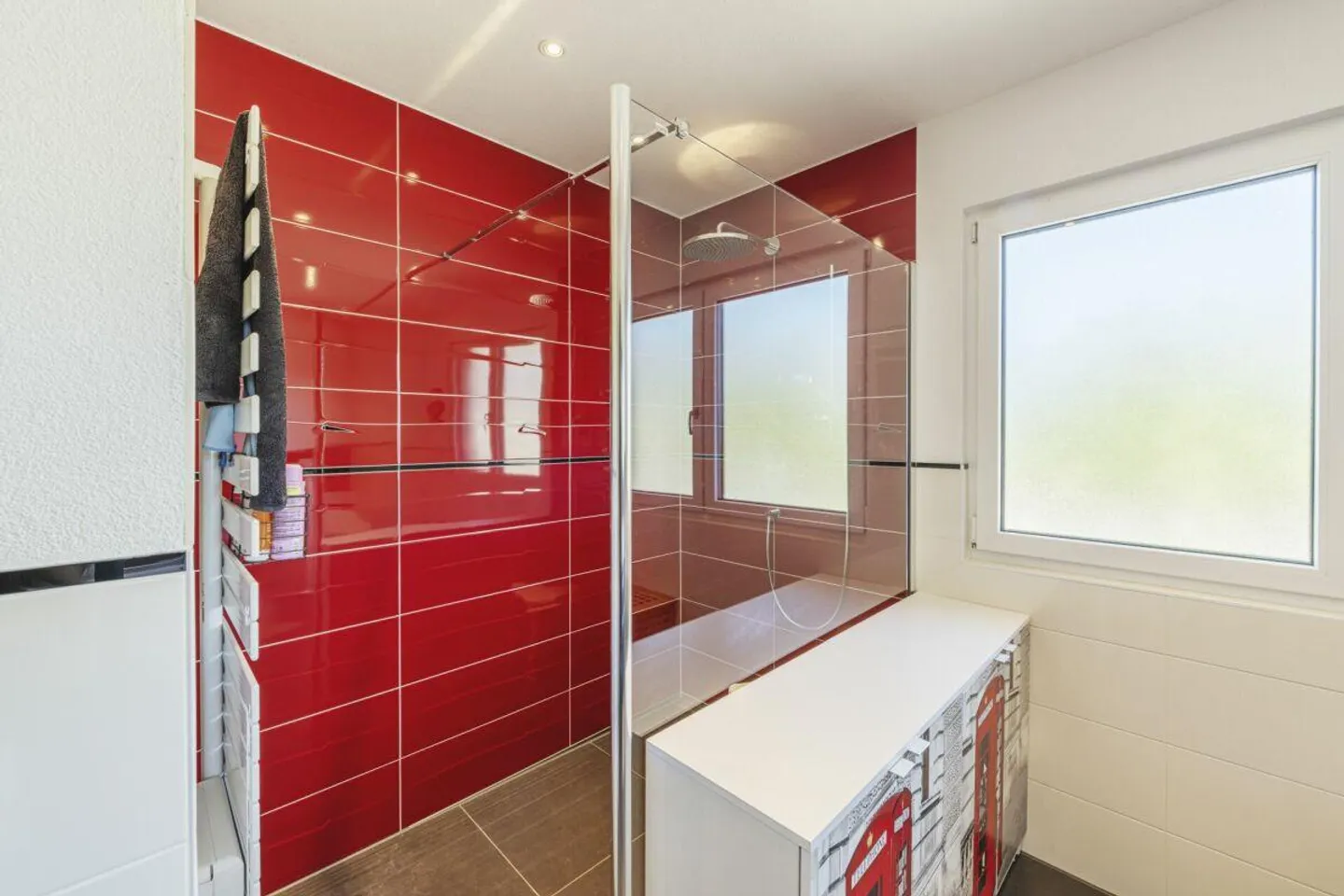 Charming Family Home in Osterfingen - Photo 19 of 29