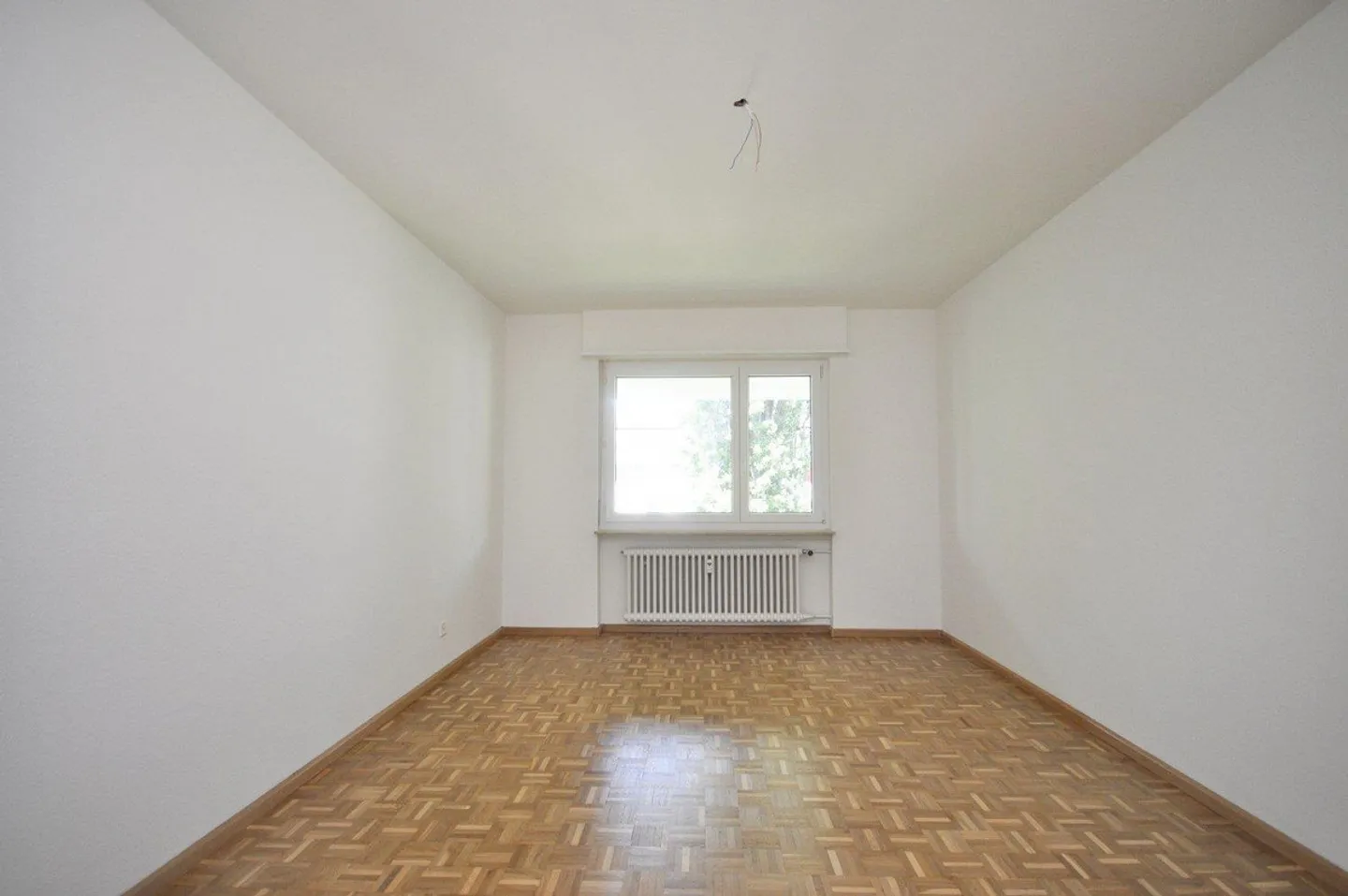 Charming 3-room apartment with balcony in the popular Iselin district - Photo 6 of 8