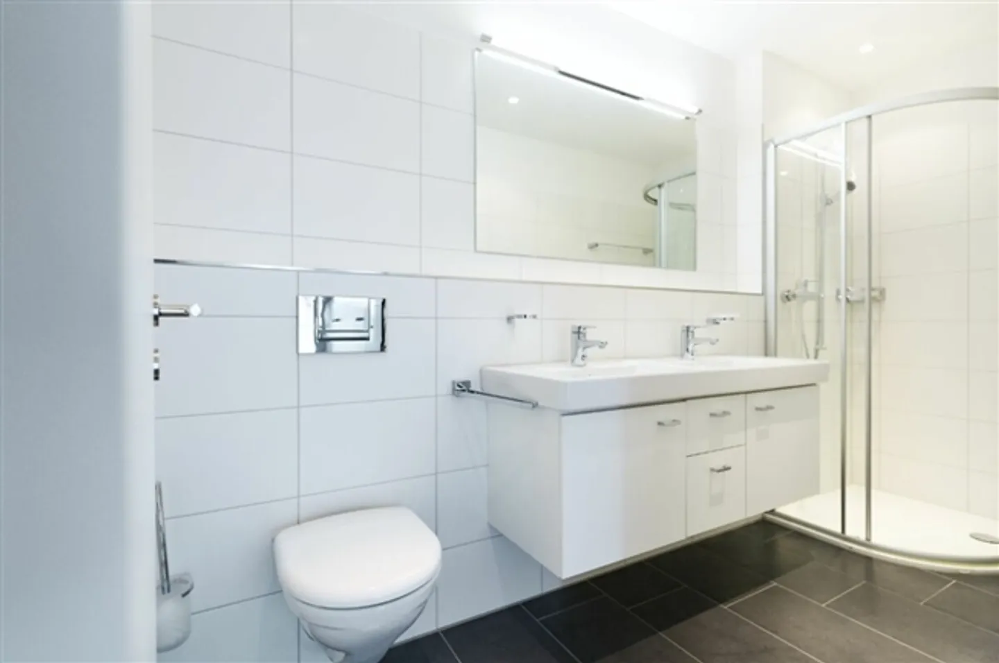 Modern and bright 4.5 room ground floor apartment in Bremgarten - Photo 8 of 9