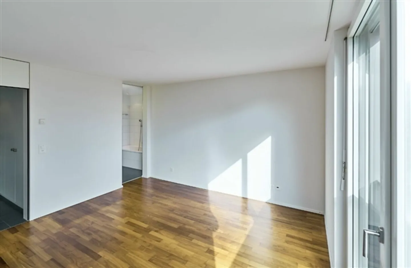 Modern and bright 4.5 room ground floor apartment in Bremgarten - Photo 9 of 9