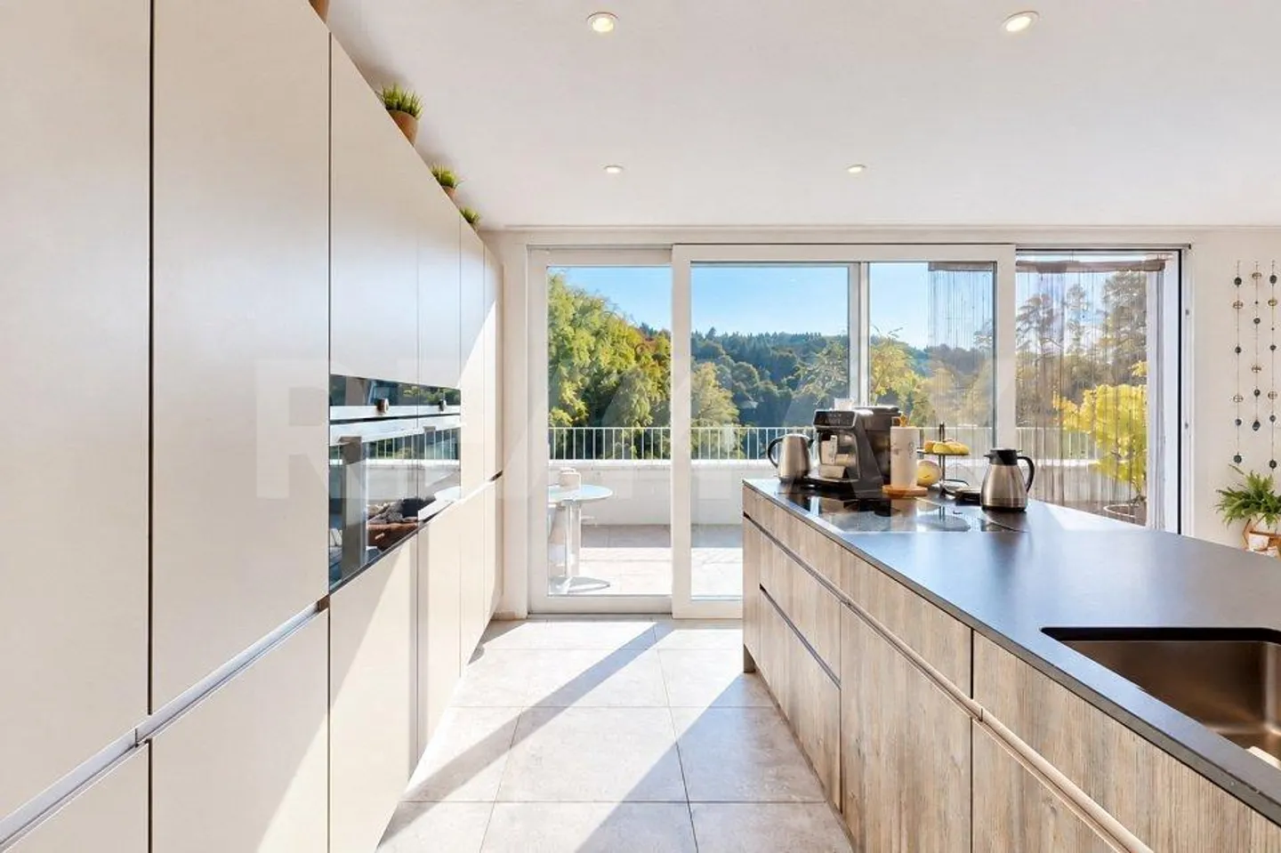 Living with a View – Exclusive 5.5+ Room Dream with Sun Terrace... - Photo 2 of 11
