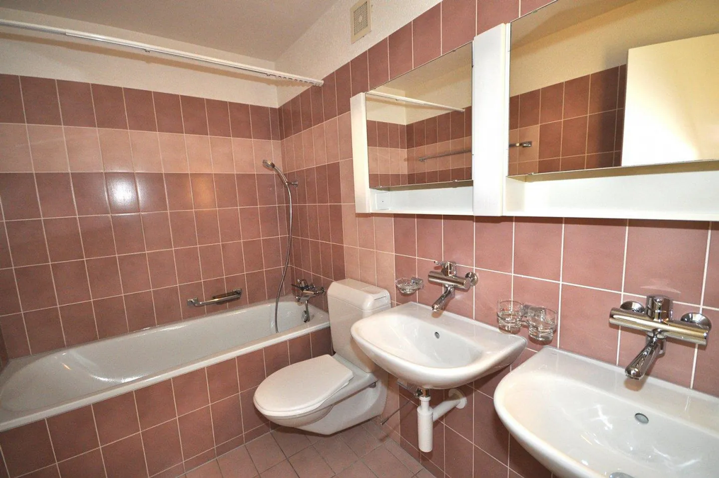 Appartement spacieux de 5,5 pièces dans un endroit calme à Möhlin - Photo 8 sur 9