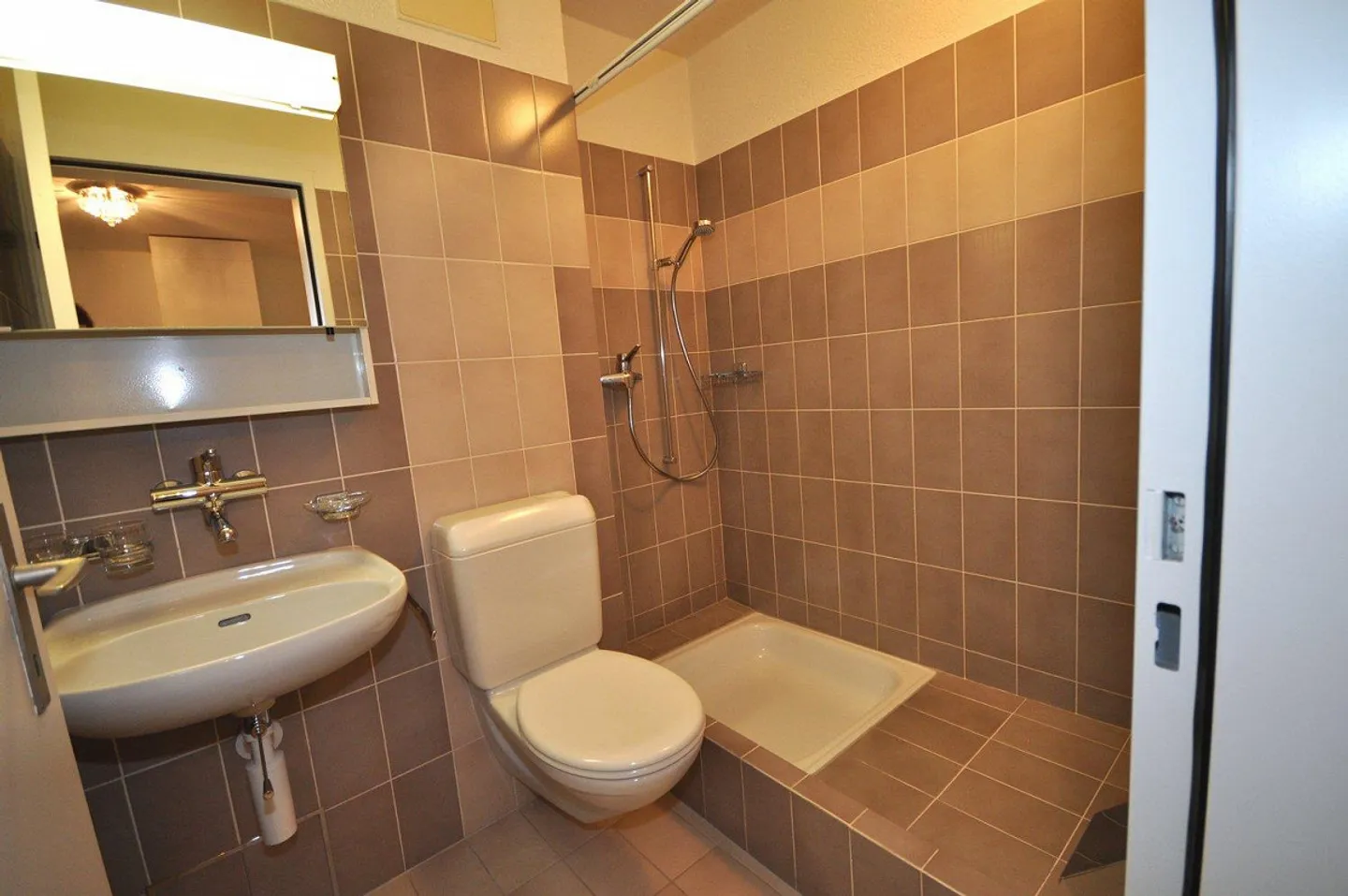 Appartement spacieux de 5,5 pièces dans un endroit calme à Möhlin - Photo 9 sur 9