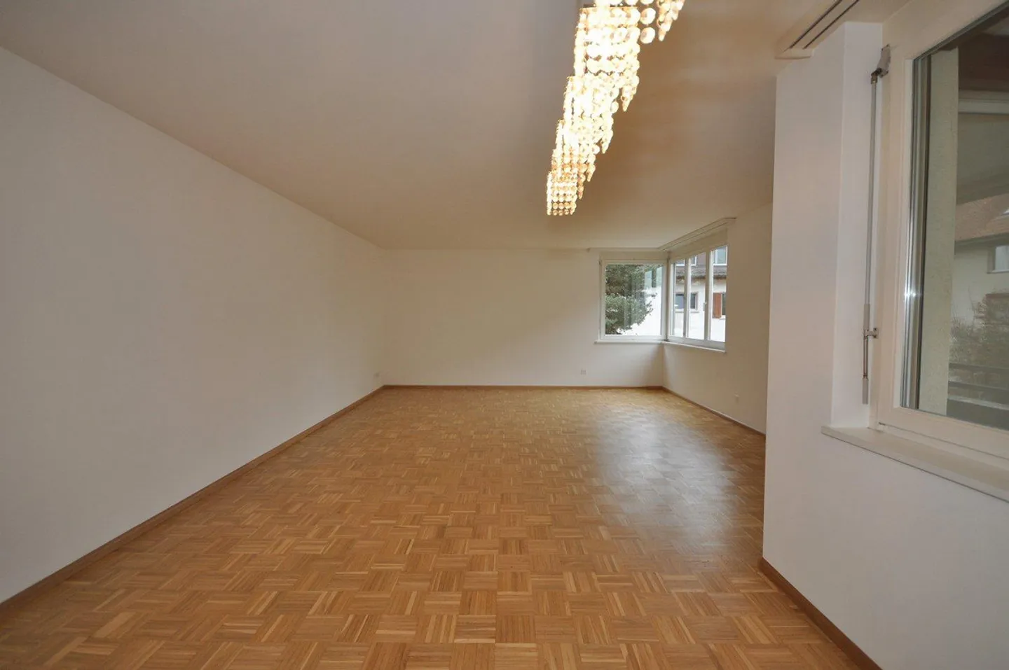 Appartement spacieux de 5,5 pièces dans un endroit calme à Möhlin - Photo 3 sur 9