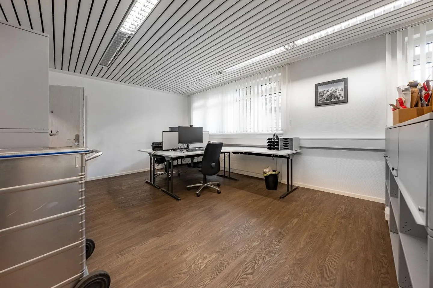 Bureaux, cabinets ou espaces commerciaux représentatifs dans un emplacement central à Niederuzwil - Photo 1 sur 5