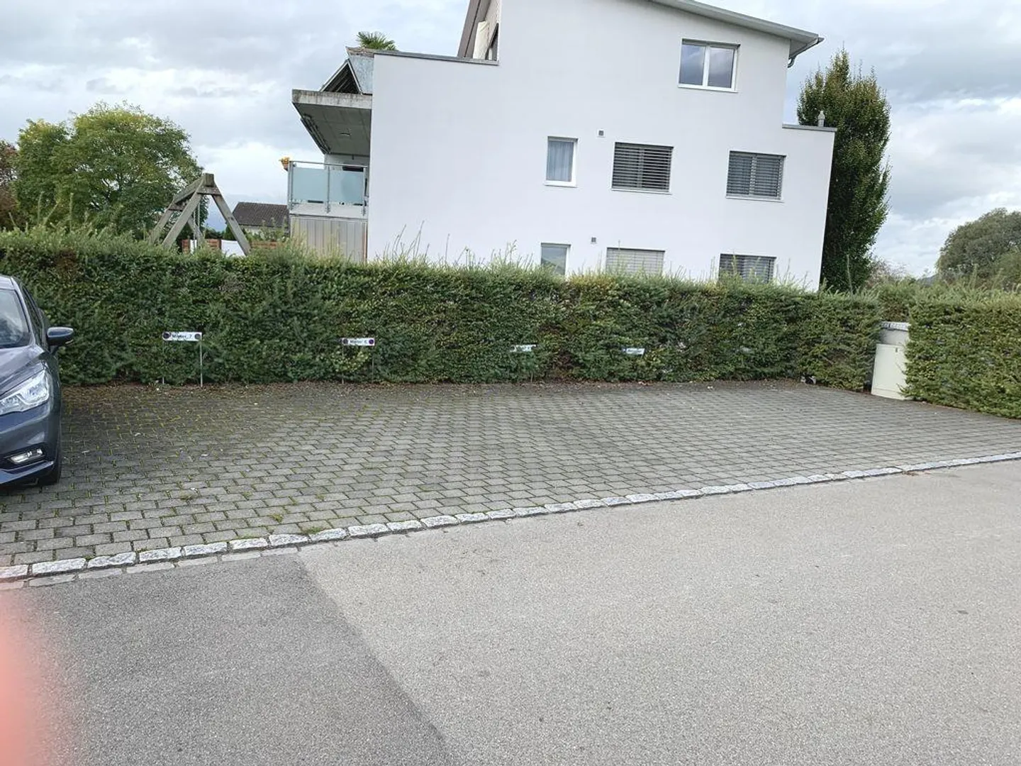 Aussenabstell- und Tiefgaragenplätze zu vermieten - Photo 2 of 3