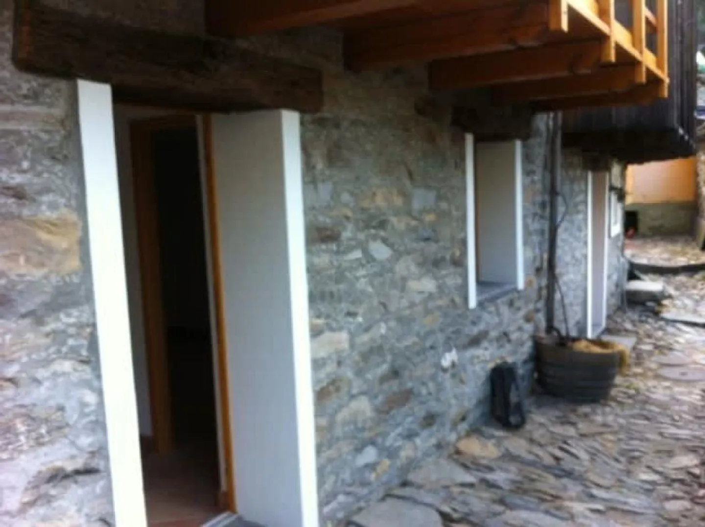 3 1/2 Room Rustic Renovated - Photo 4 of 13