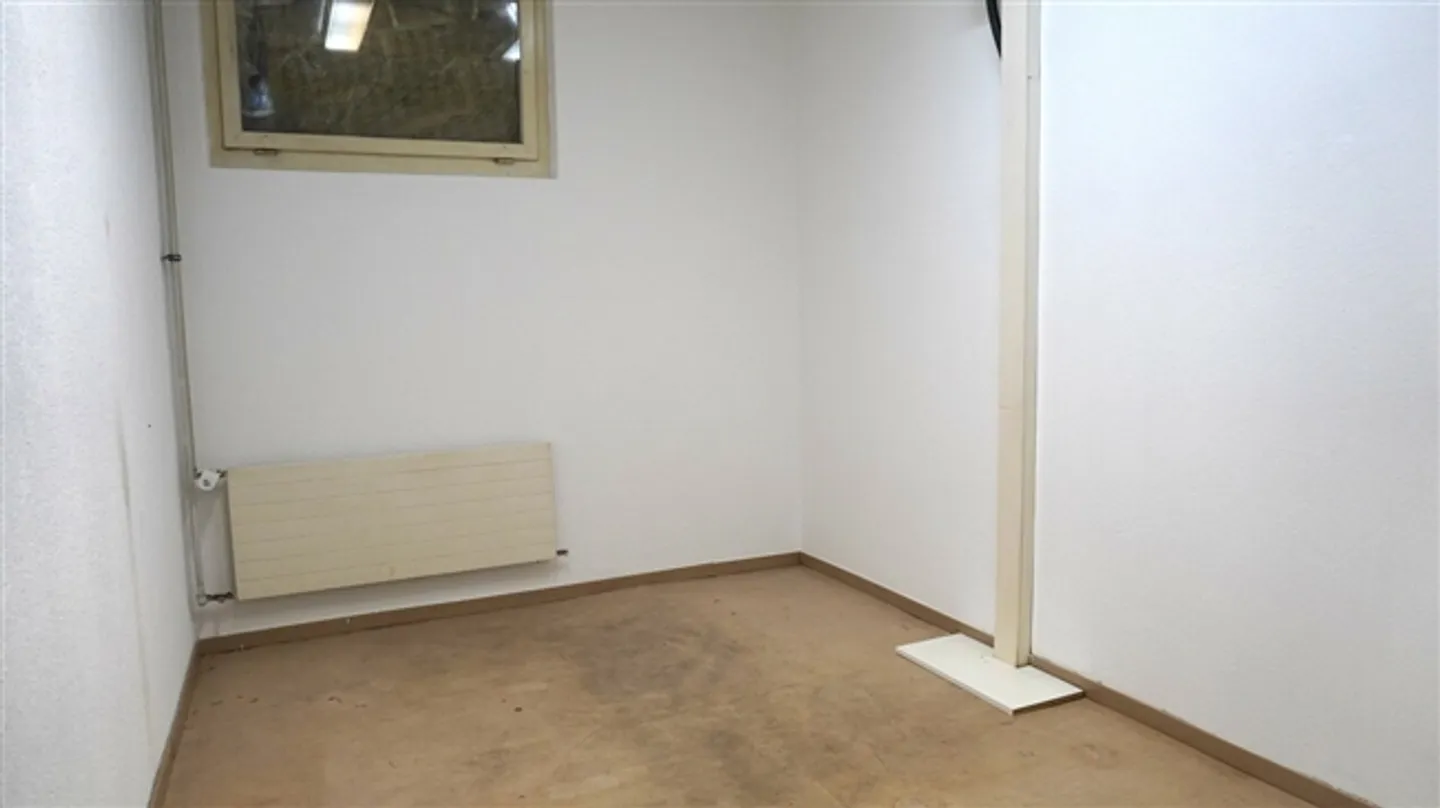 Versatile premises available for rent individually - Photo 10 of 12