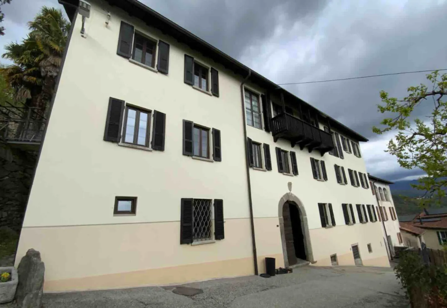 Propriété polyvalente avec jardin, rustique et vue panoramique - Photo 1 sur 11