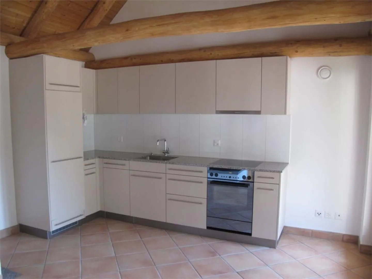 3 1/2 Room Rustic Renovated - Photo 5 of 13