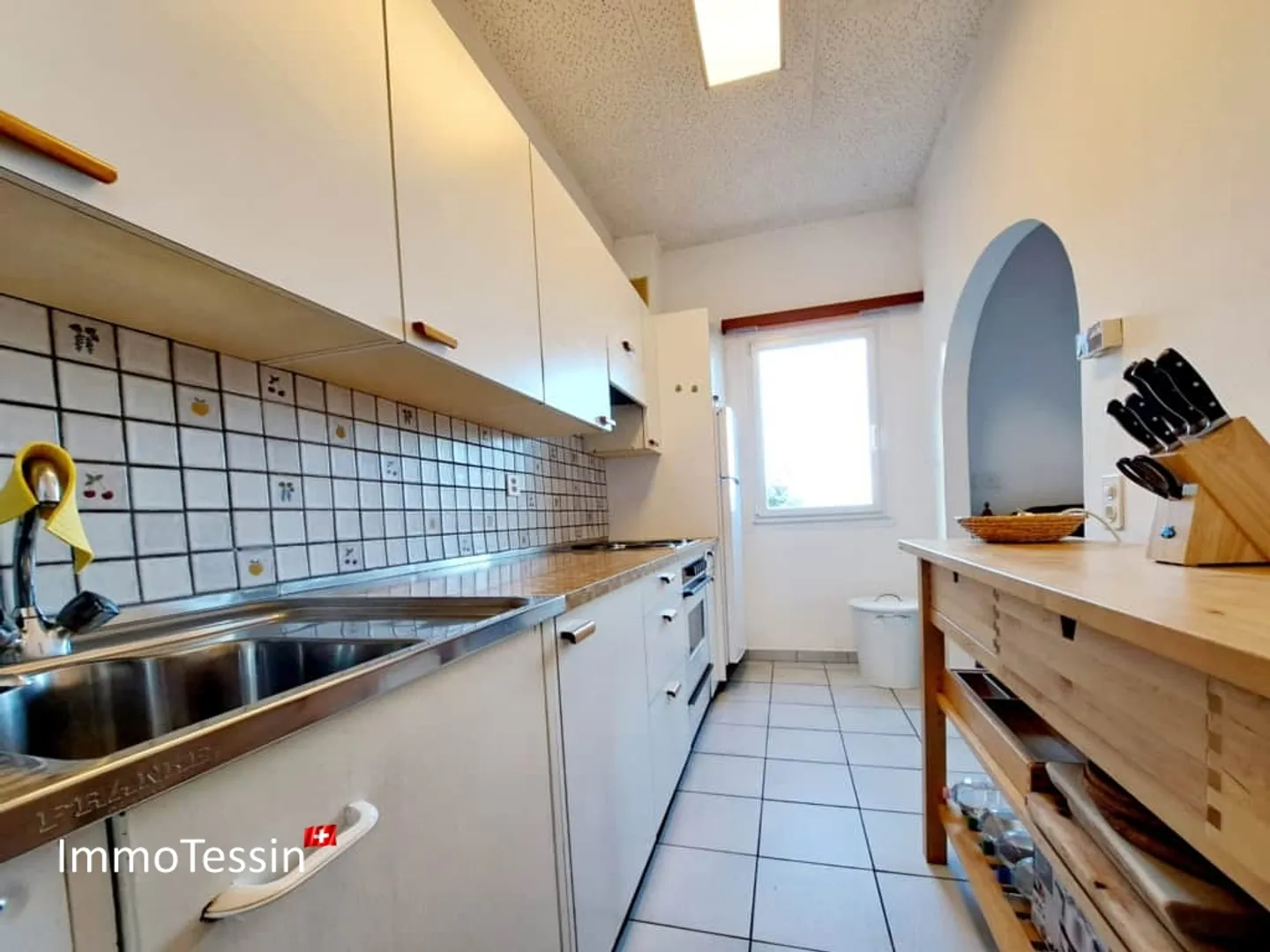 Renovated house near the Verzasca dam with beautiful views up to Lake Maggiore - Photo 9 of 13
