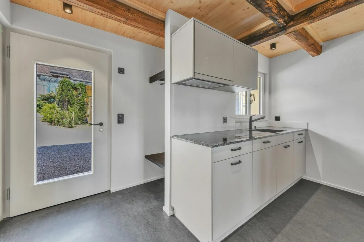 Move in and feel at home: Charming 3.5-room house part, completely renovated and ready to move in in Bazenheid - Photo 16 of 30