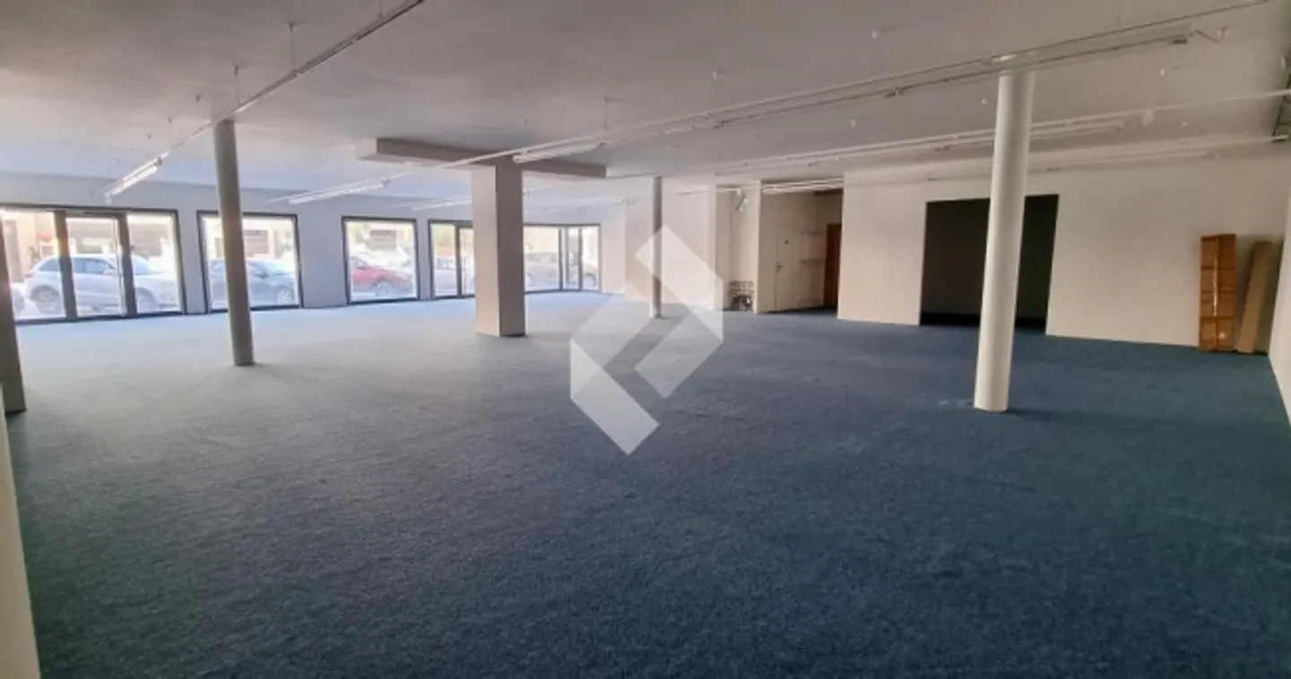 Commercial Space in the City of Sierre - Photo 2 of 5