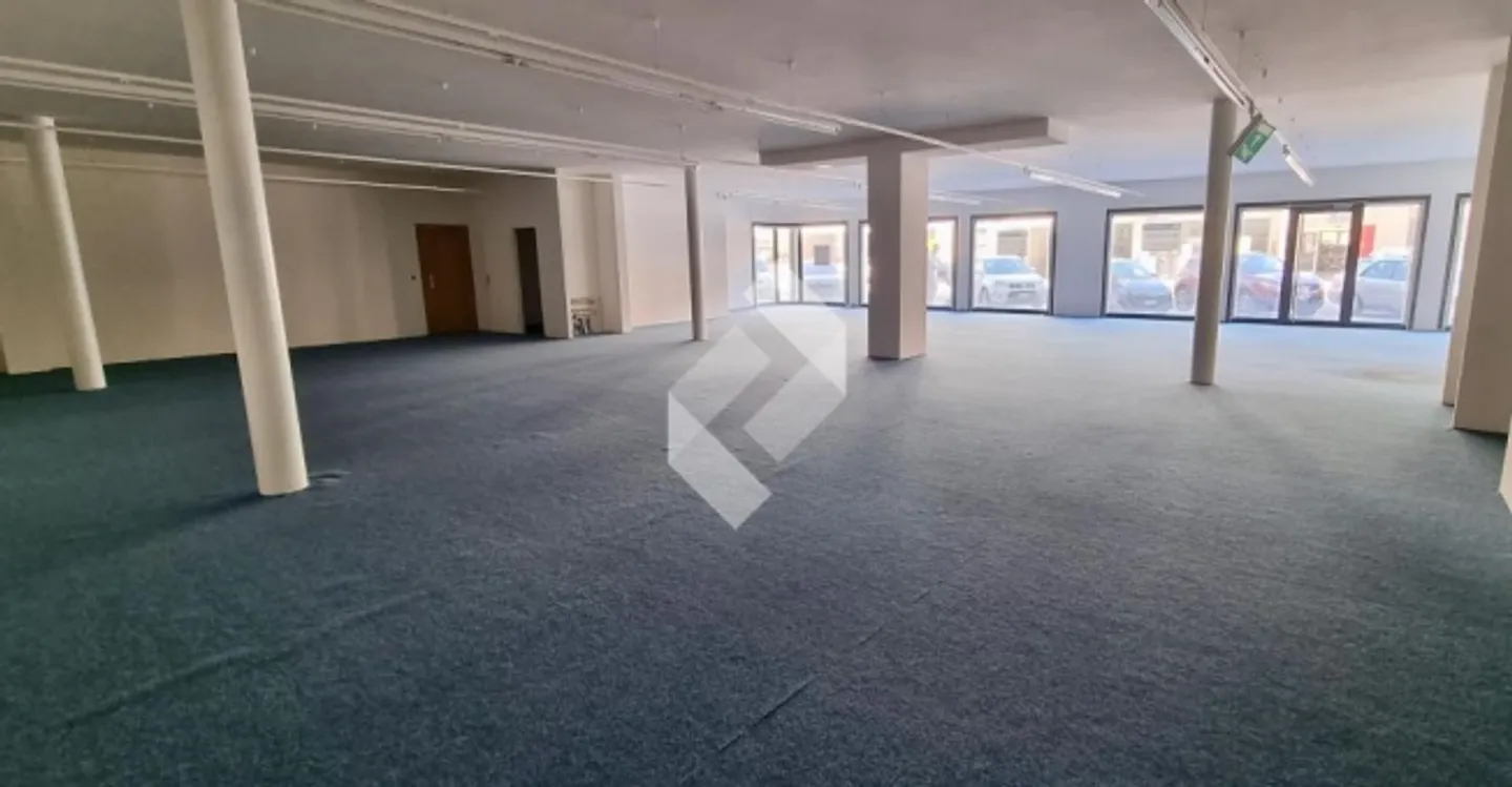Commercial Space in the City of Sierre - Photo 3 of 5