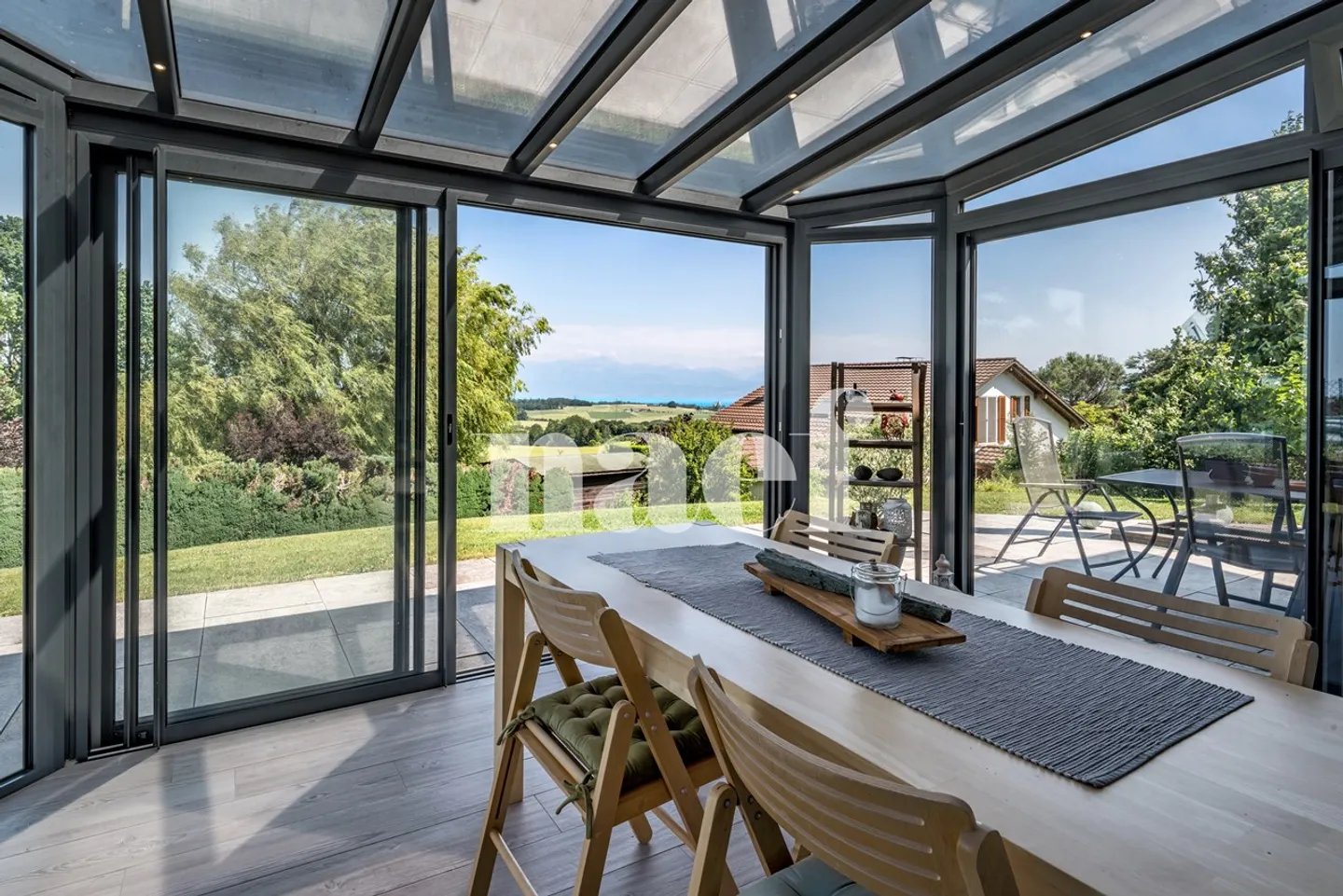 Magnificent 6-Room Villa Between Nature and Comfort - Photo 4 of 12