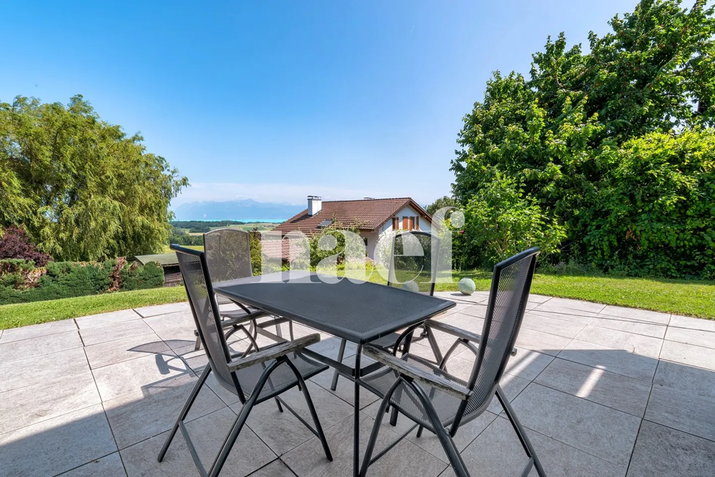 Magnificent 6-Room Villa Between Nature and Comfort - Photo 2 of 12