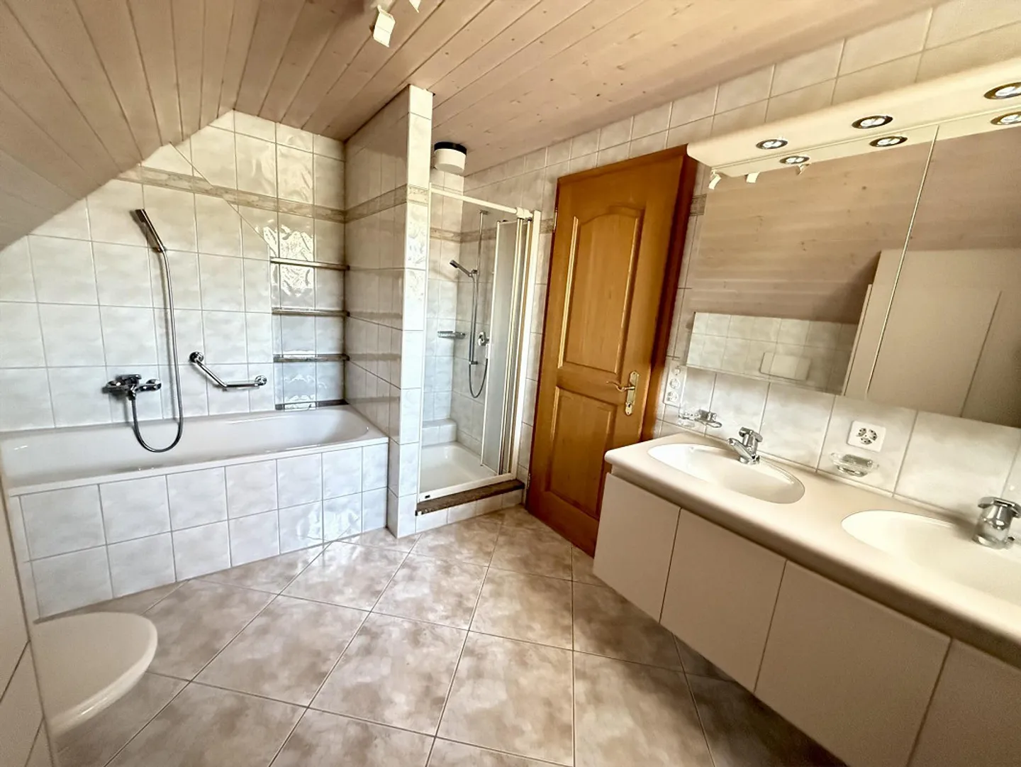 Charmante maison individuelle de 5½ pièces avec grand jardin à Altnau - Photo 7 sur 8