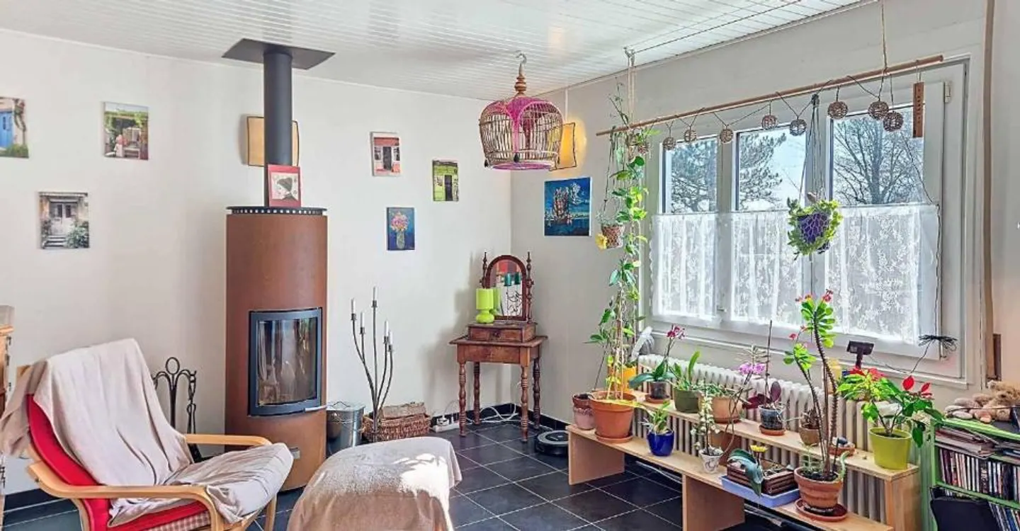 Helles Einfamilienhaus in grüner Umgebung - Foto 3 von 11