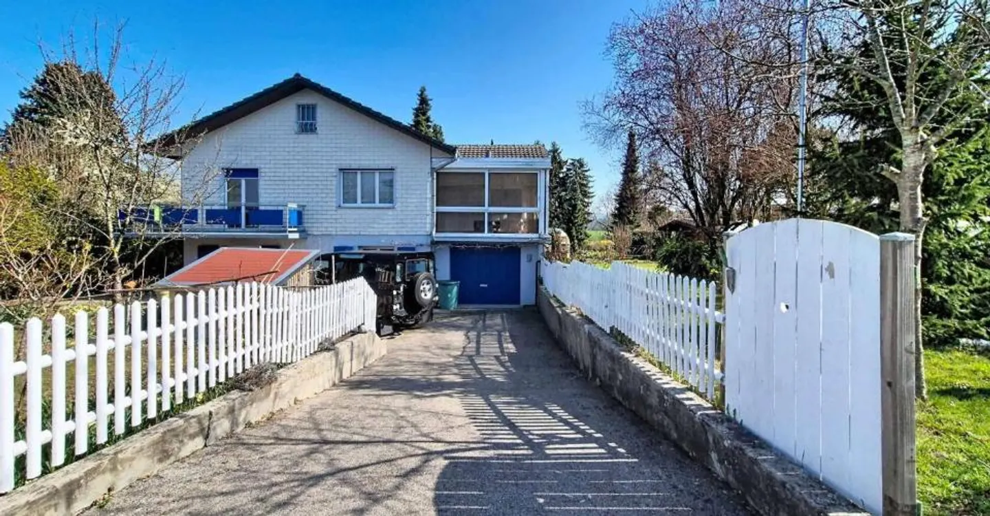Helles Einfamilienhaus in grüner Umgebung - Foto 9 von 11