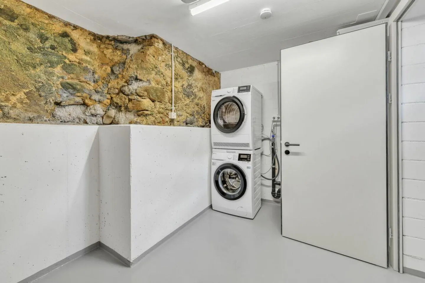 Move in and feel at home: Charming 3.5-room house part, completely renovated and ready to move in in Bazenheid - Photo 20 of 30