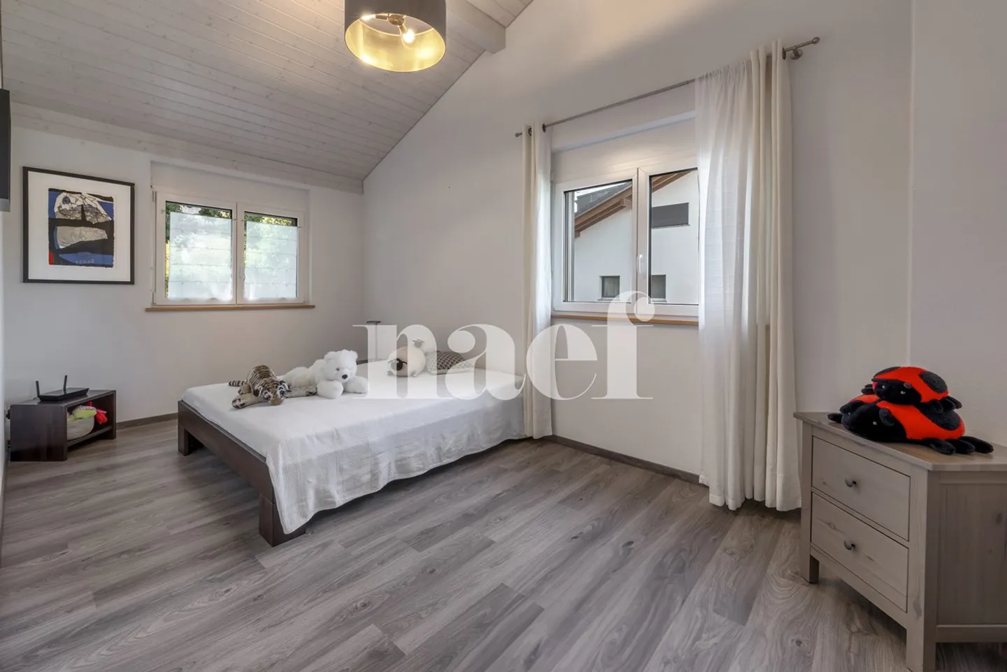 Magnificent 6-Room Villa Between Nature and Comfort - Photo 9 of 12