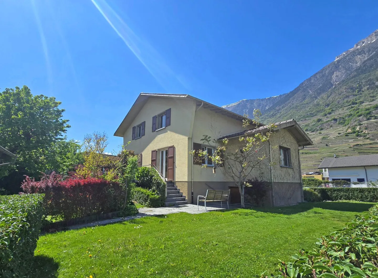 5,5-Zimmer-Haus mit Anbau 60m2 - Foto 1 von 9