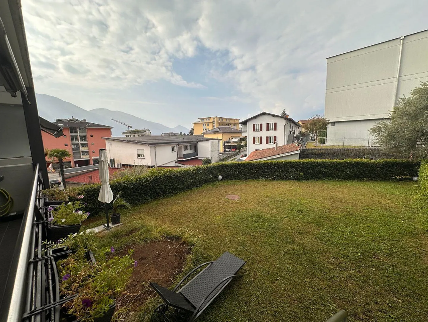 Minusio – appartement avec 2 jardins et 2 terrasses, à deux pas de... - Photo 1 sur 21