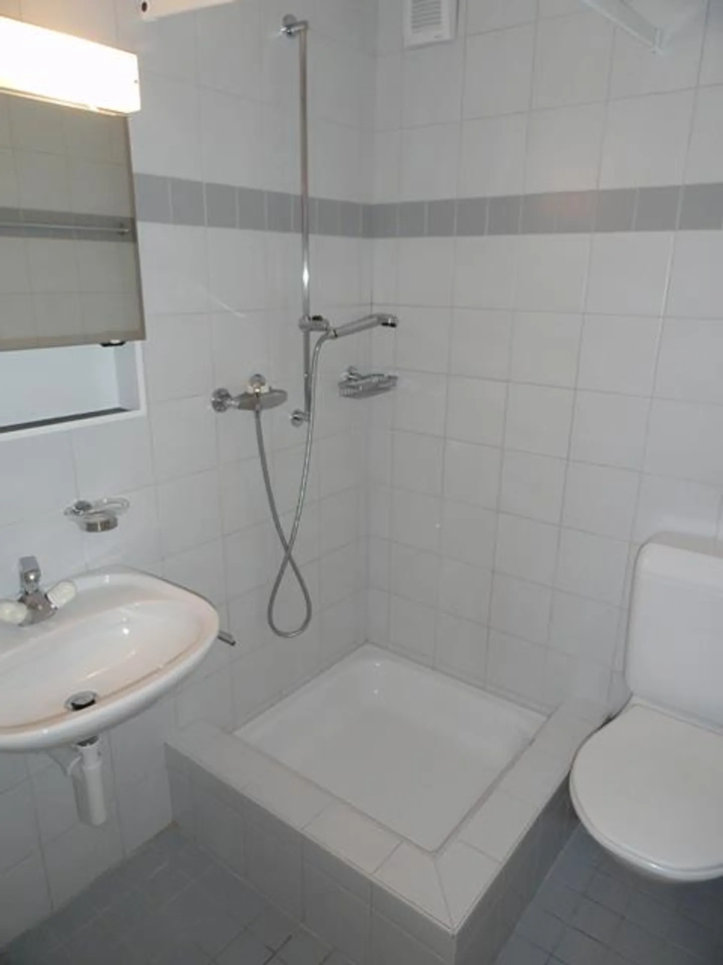 Settlement with a family sense awaits you! - Photo 4 of 6