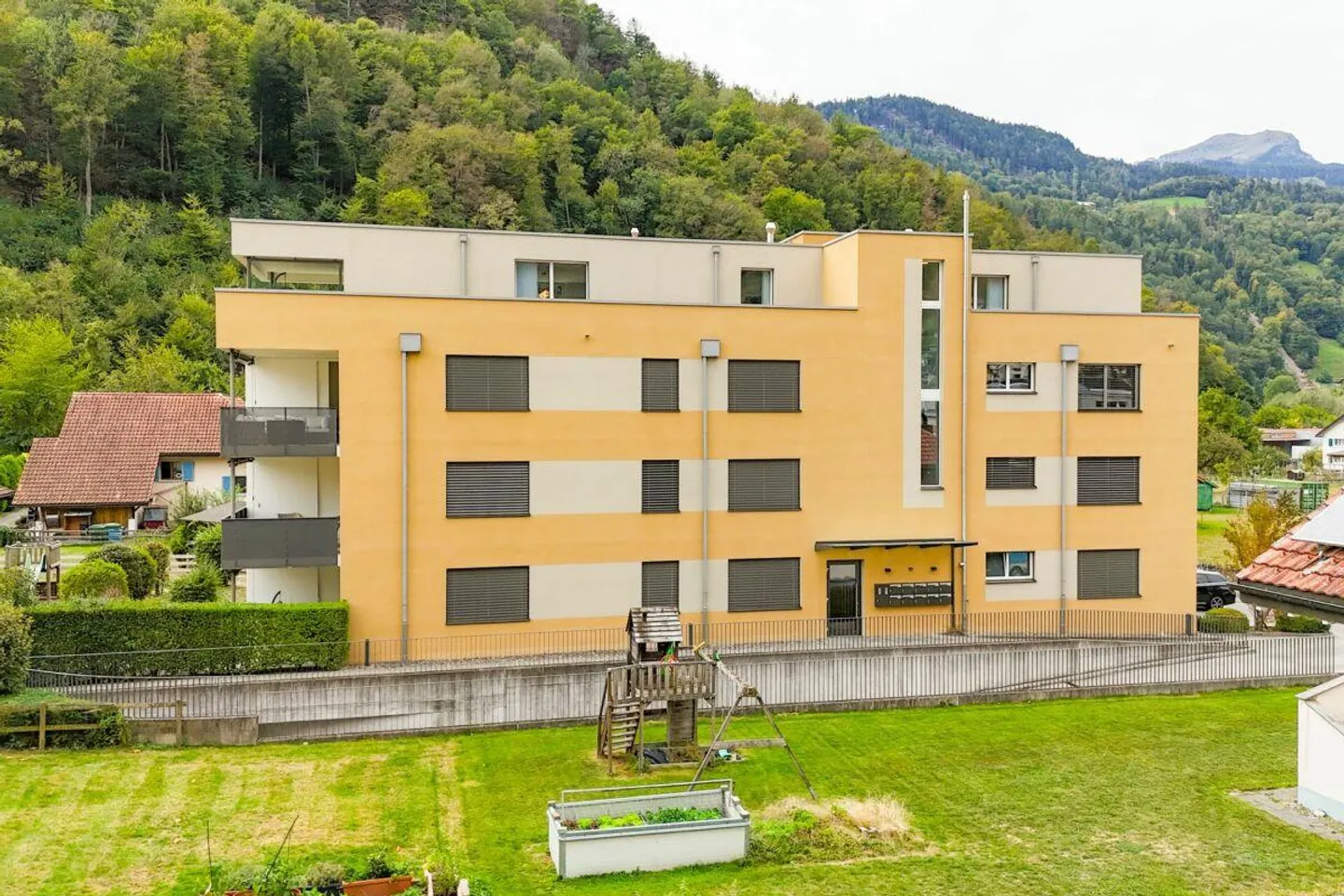 Appartamento attraente di 3,5 locali al bordo soleggiato del villaggio a Mels - Foto 16 di 17