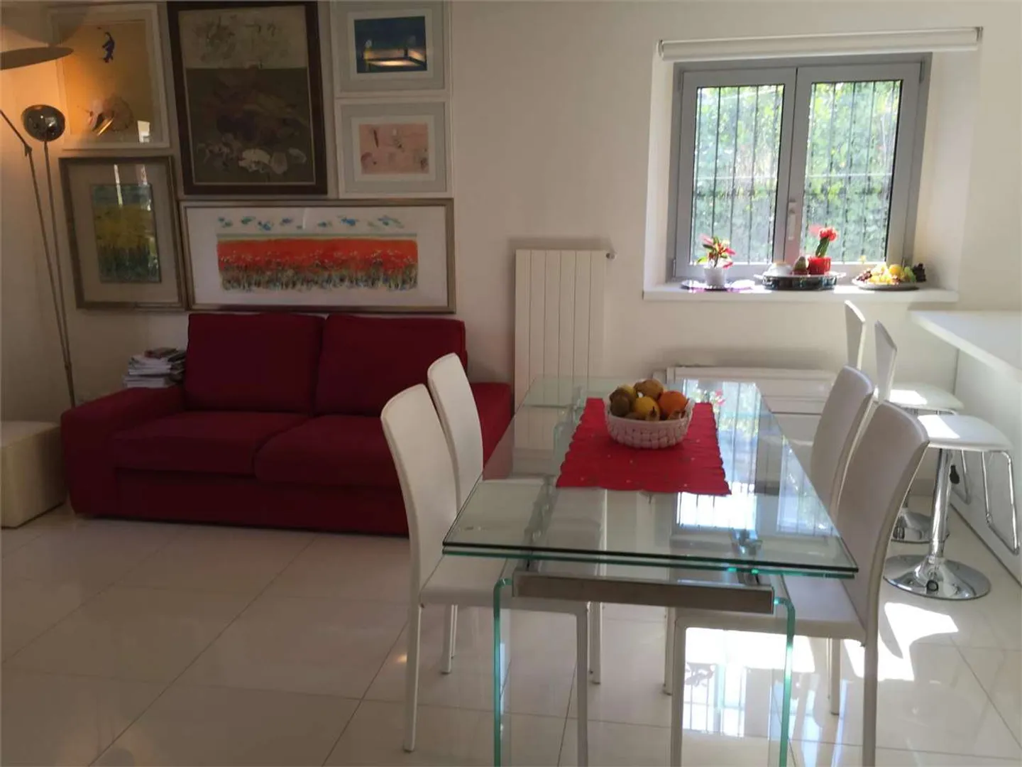 We rent a bright 3.5 apartment in Massagno near the FFS - Photo 2 of 13