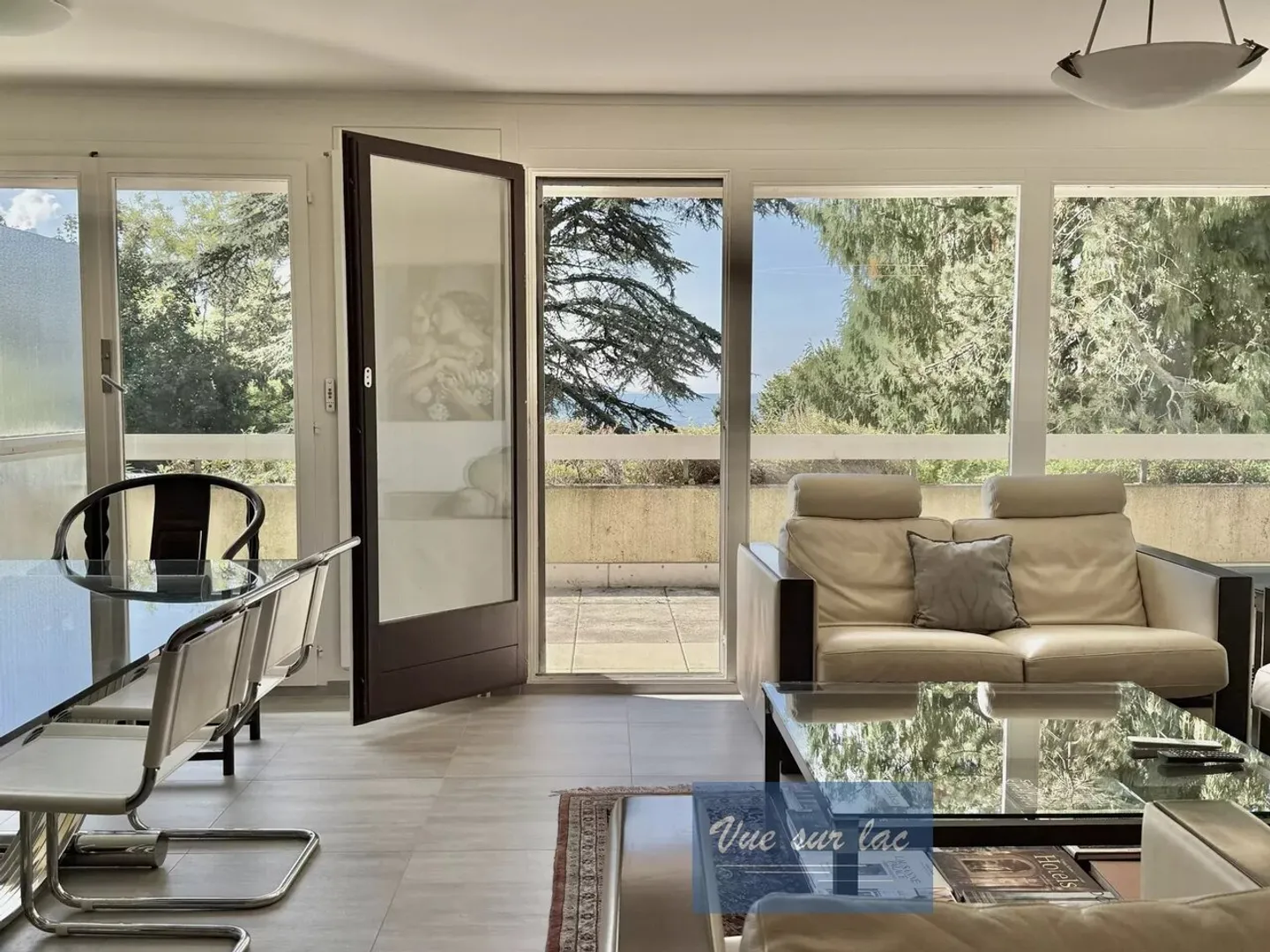 Renovated and luxurious apartment between lake, forest, and St-Georges School - Photo 1 of 13