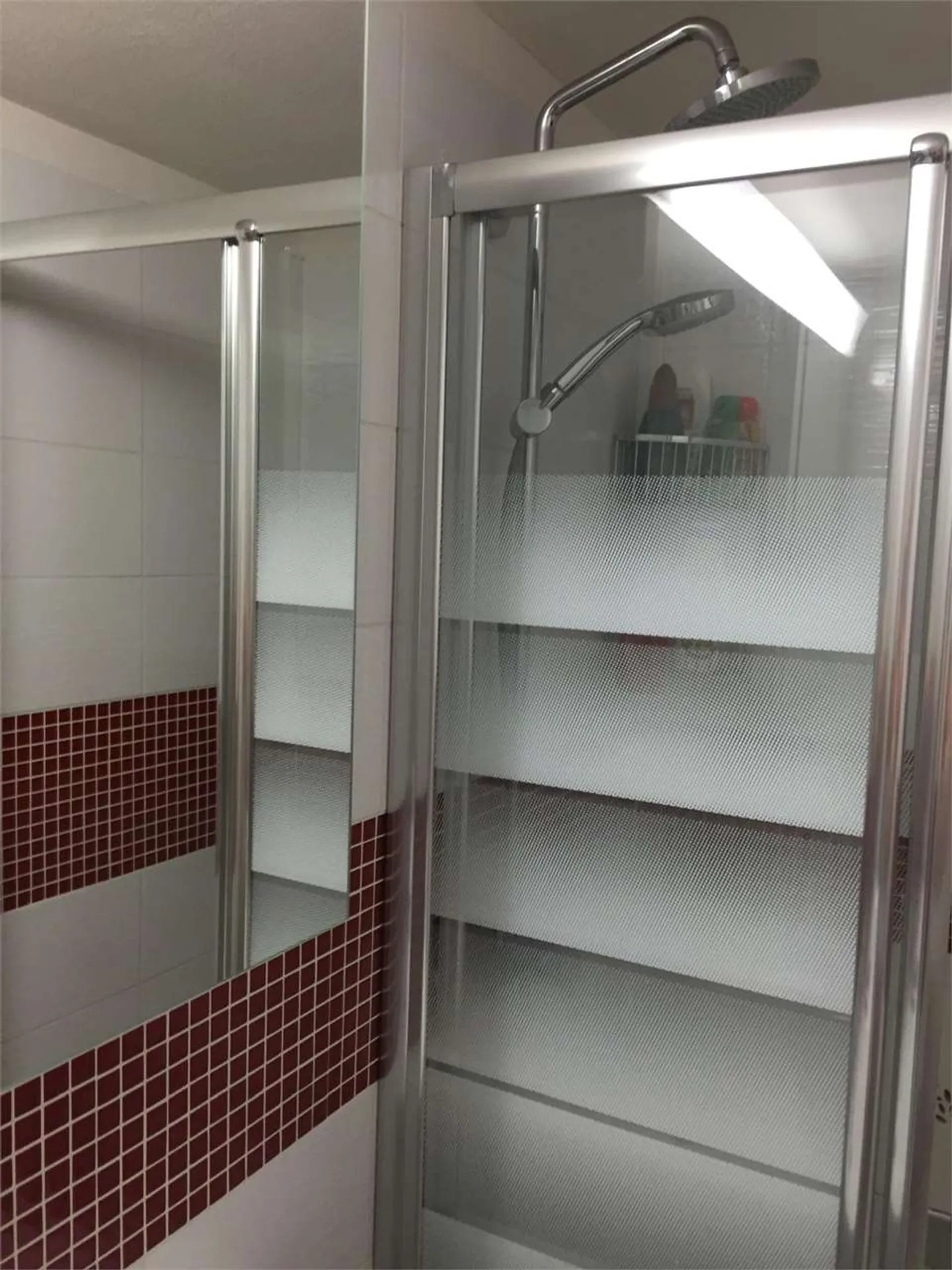 We rent a bright 3.5 apartment in Massagno near the FFS - Photo 6 of 13
