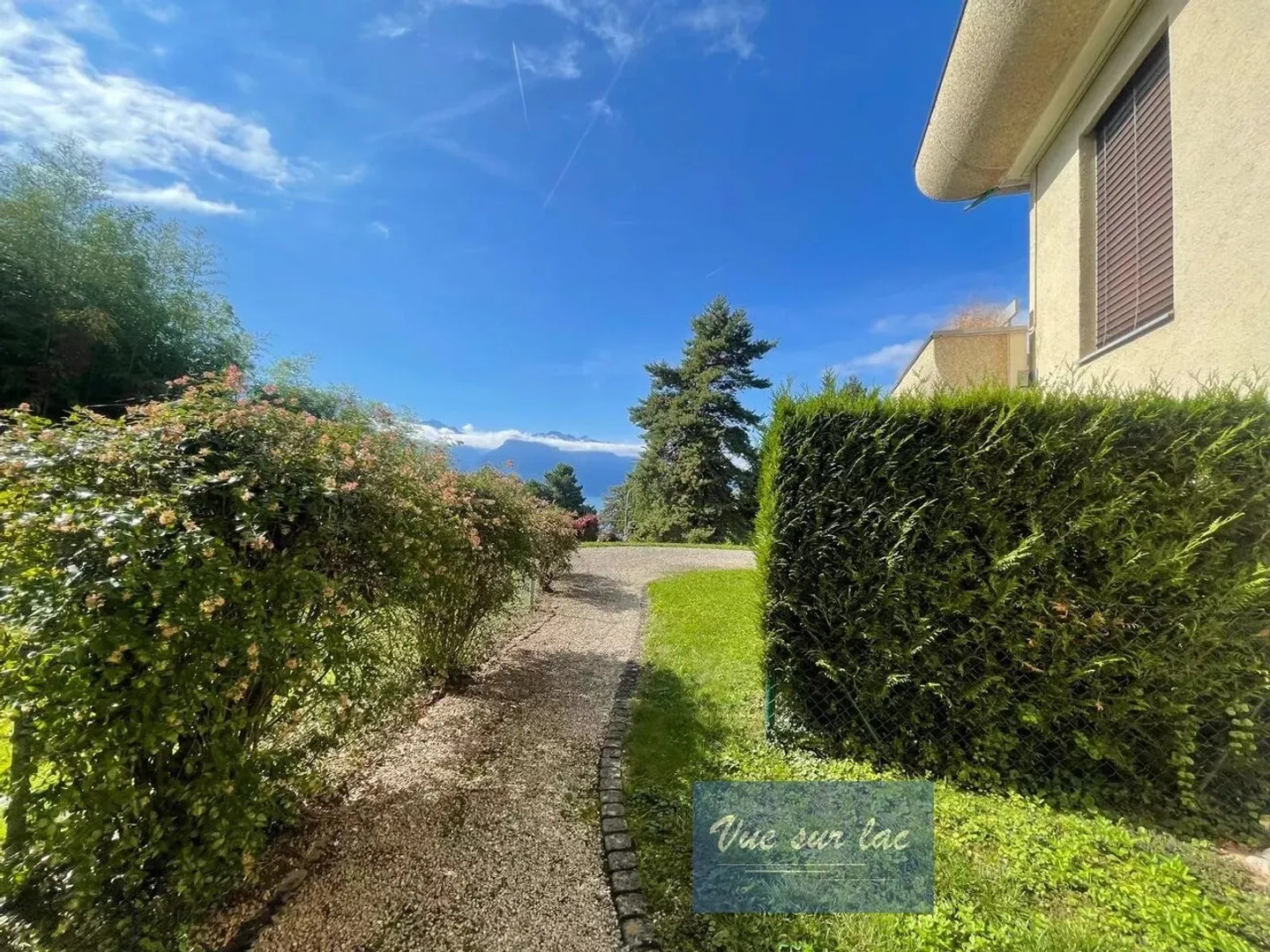 Renovated and luxurious apartment between lake, forest, and St-Georges School - Photo 4 of 13