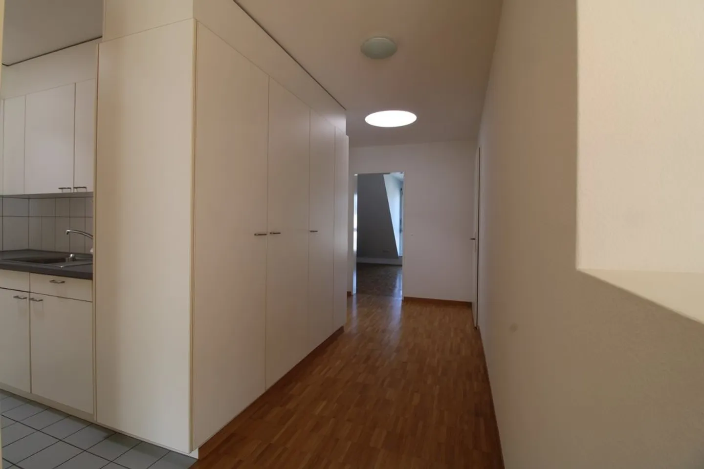 2.5 Room Apartment - Photo 3 of 6