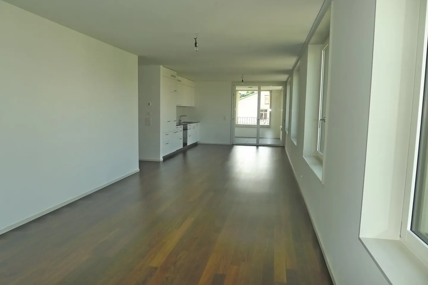 Moderne 2.5-Zimmerwohnung in Zürich - Foto 2 von 7