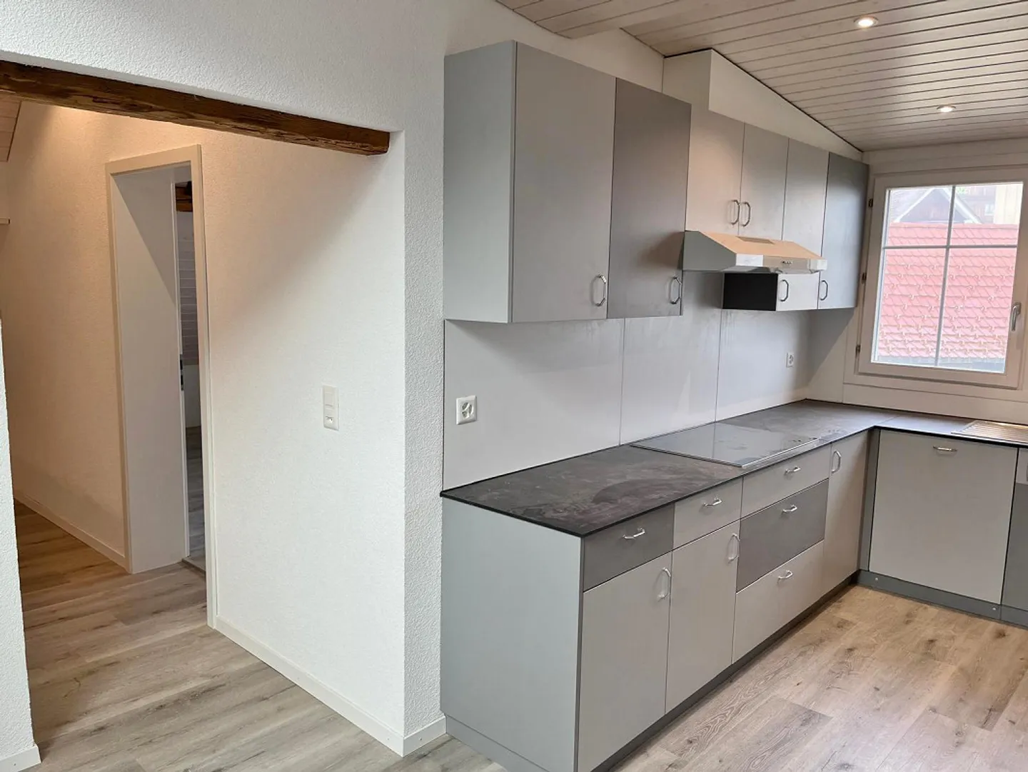 Attico di 4 stanze appena ristrutturato - Foto 2 di 18