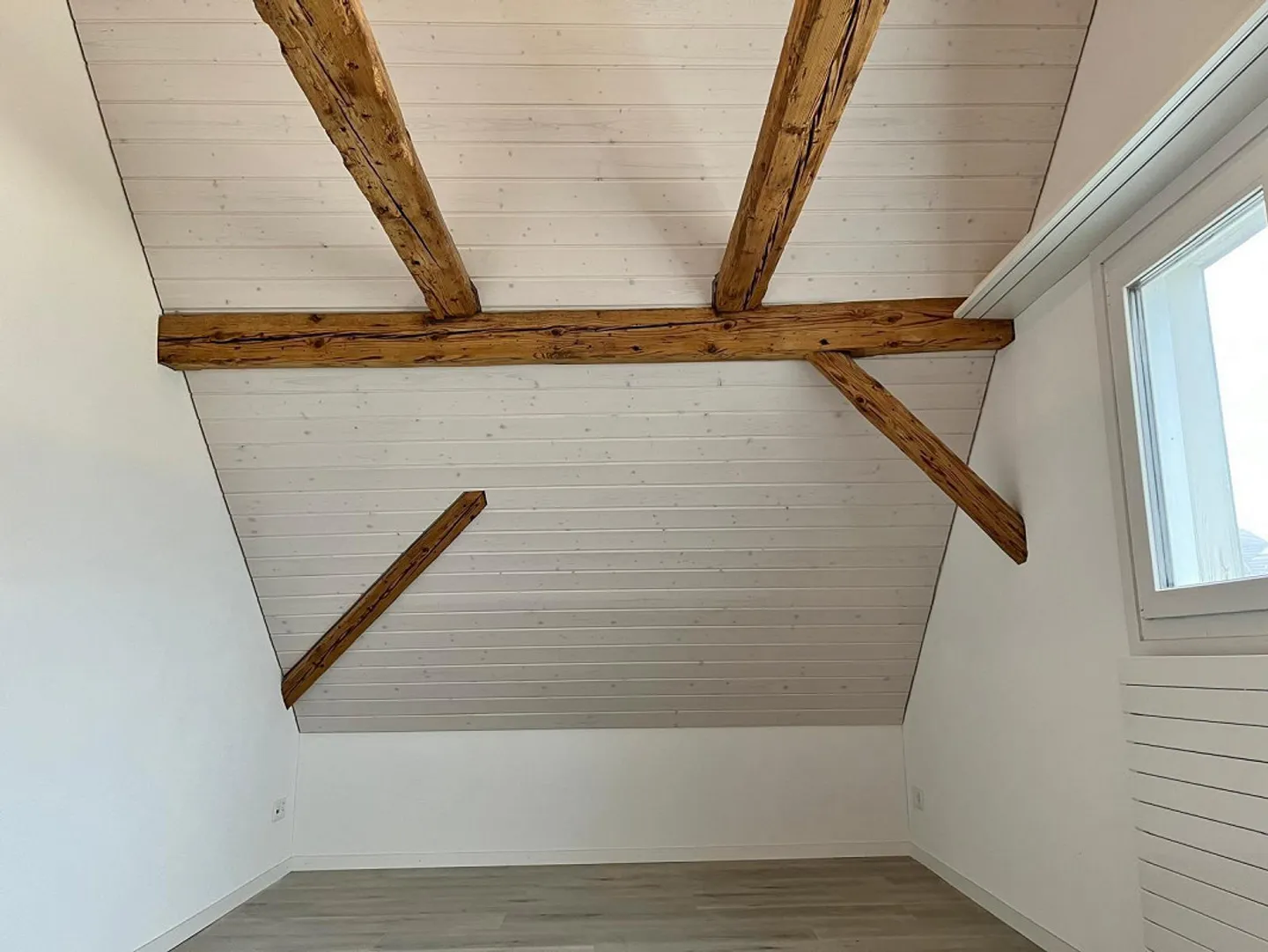 Attico di 4 stanze appena ristrutturato - Foto 13 di 18