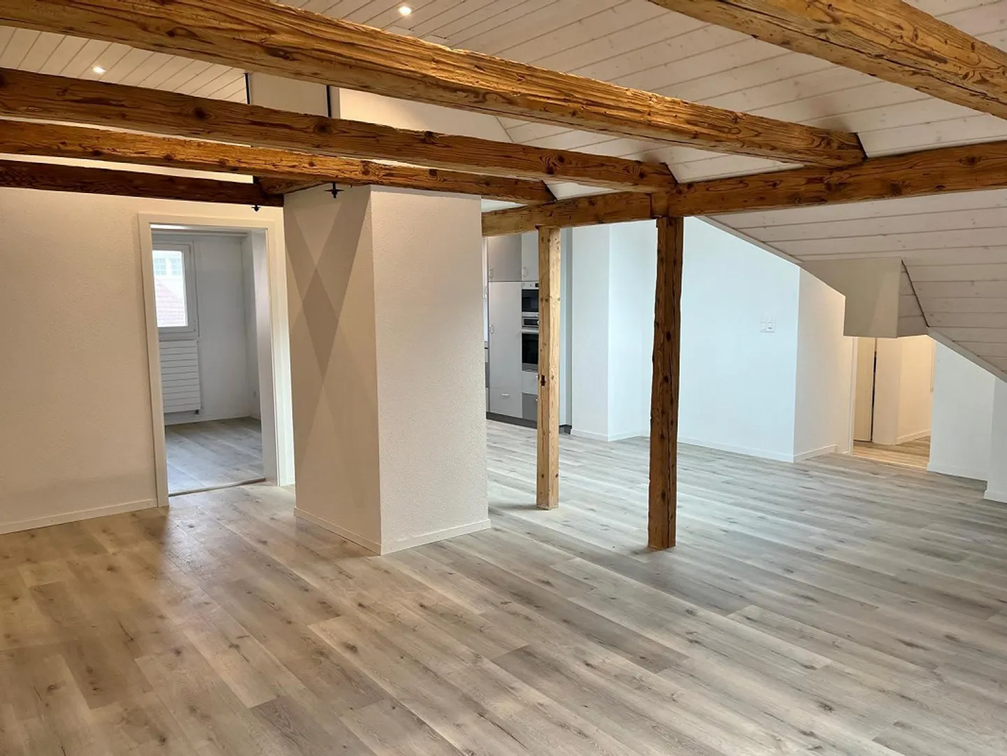 Attico di 4 stanze appena ristrutturato - Foto 14 di 18