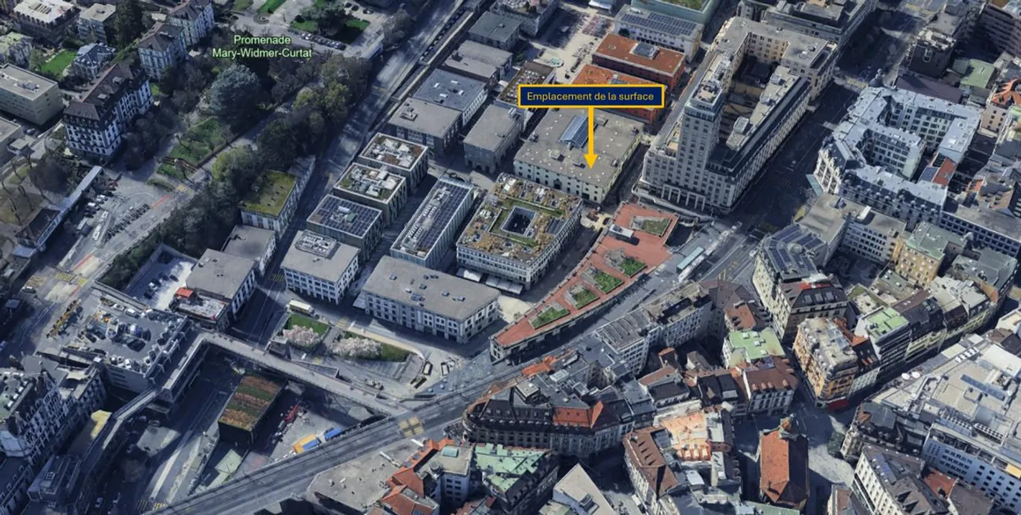 Spazio commerciale di 139m2 appena ristrutturato - Foto 7 di 13