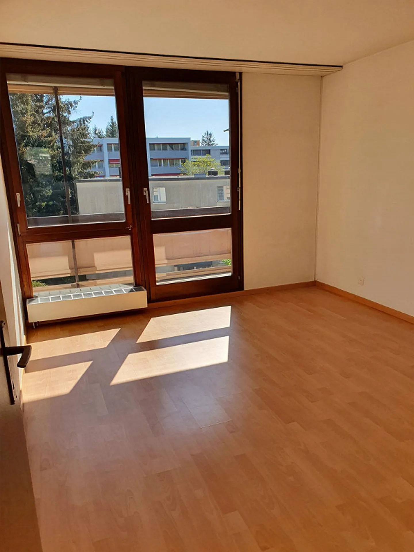 Bright, well-maintained apartment with balcony - temporarily for rent - Photo 1 of 7