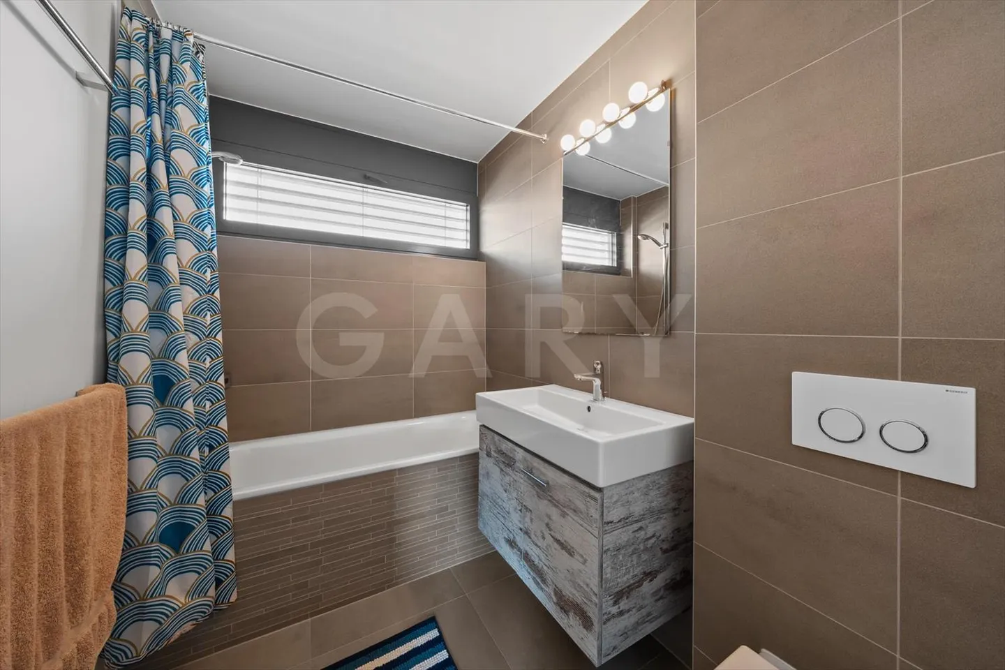 6-room adjoining house - Photo 8 of 13