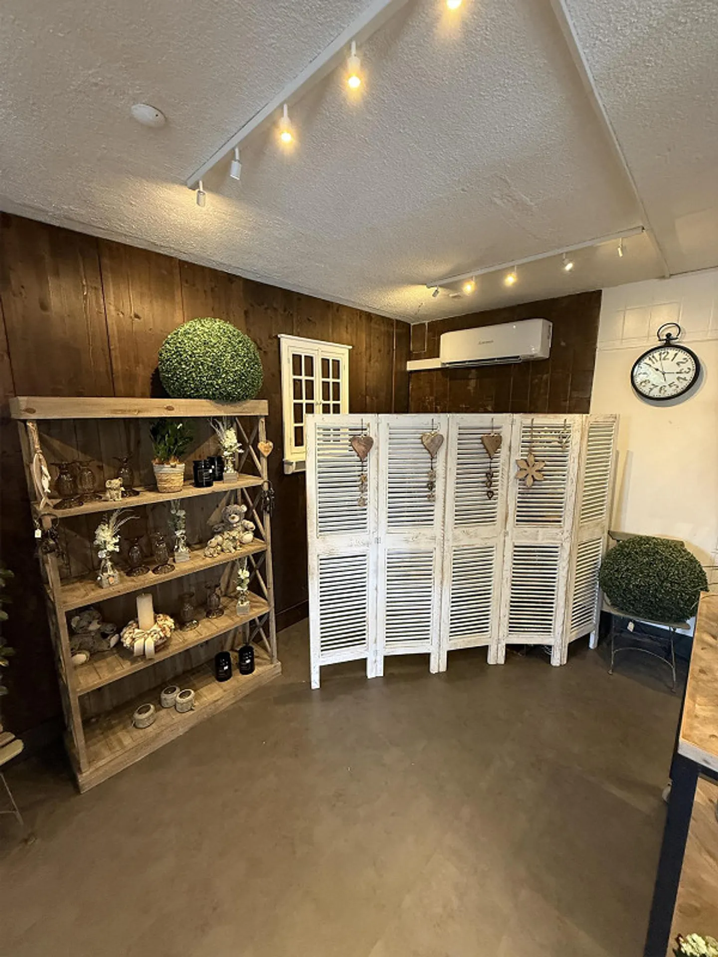 Espace de magasin / bureau - Photo 2 sur 6