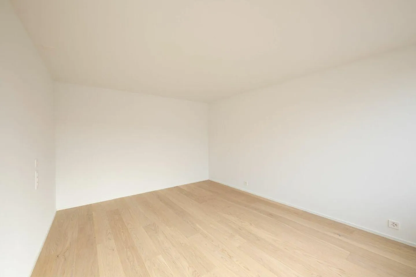 Moderne 2.5-Zimmerwohnung mit Terrasse - Foto 4 von 6