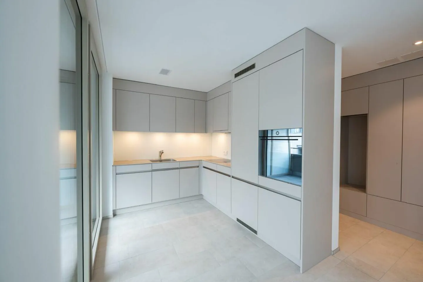 Moderne 2.5-Zimmerwohnung mit Terrasse - Foto 5 von 6