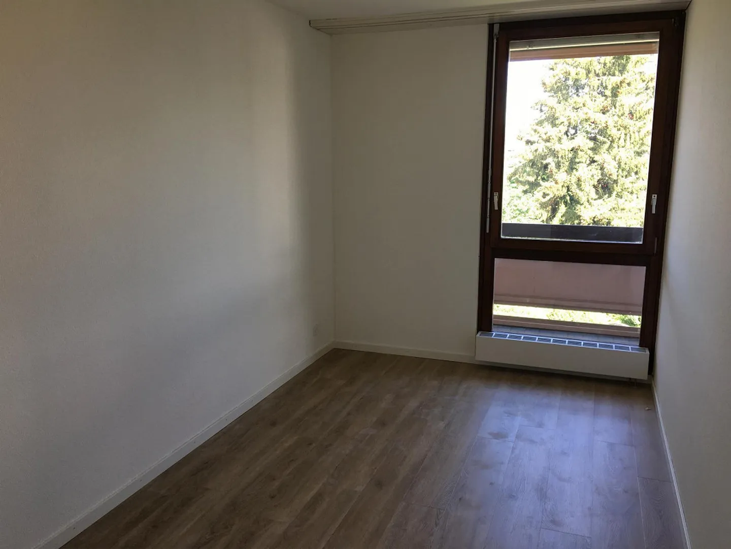 Bright, well-maintained apartment with balcony - temporarily for rent - Photo 6 of 7
