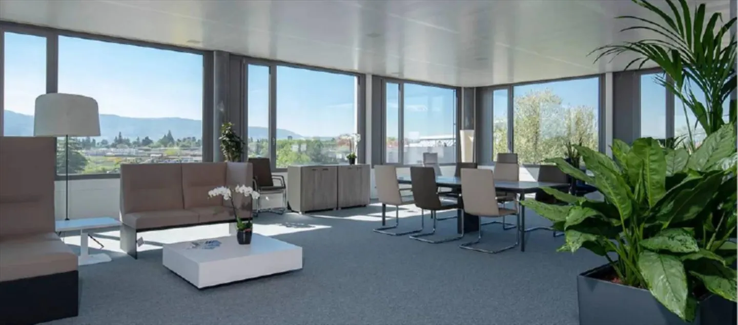 Surfaces administratives au sein d'un centre d'activité - Photo 4 sur 6