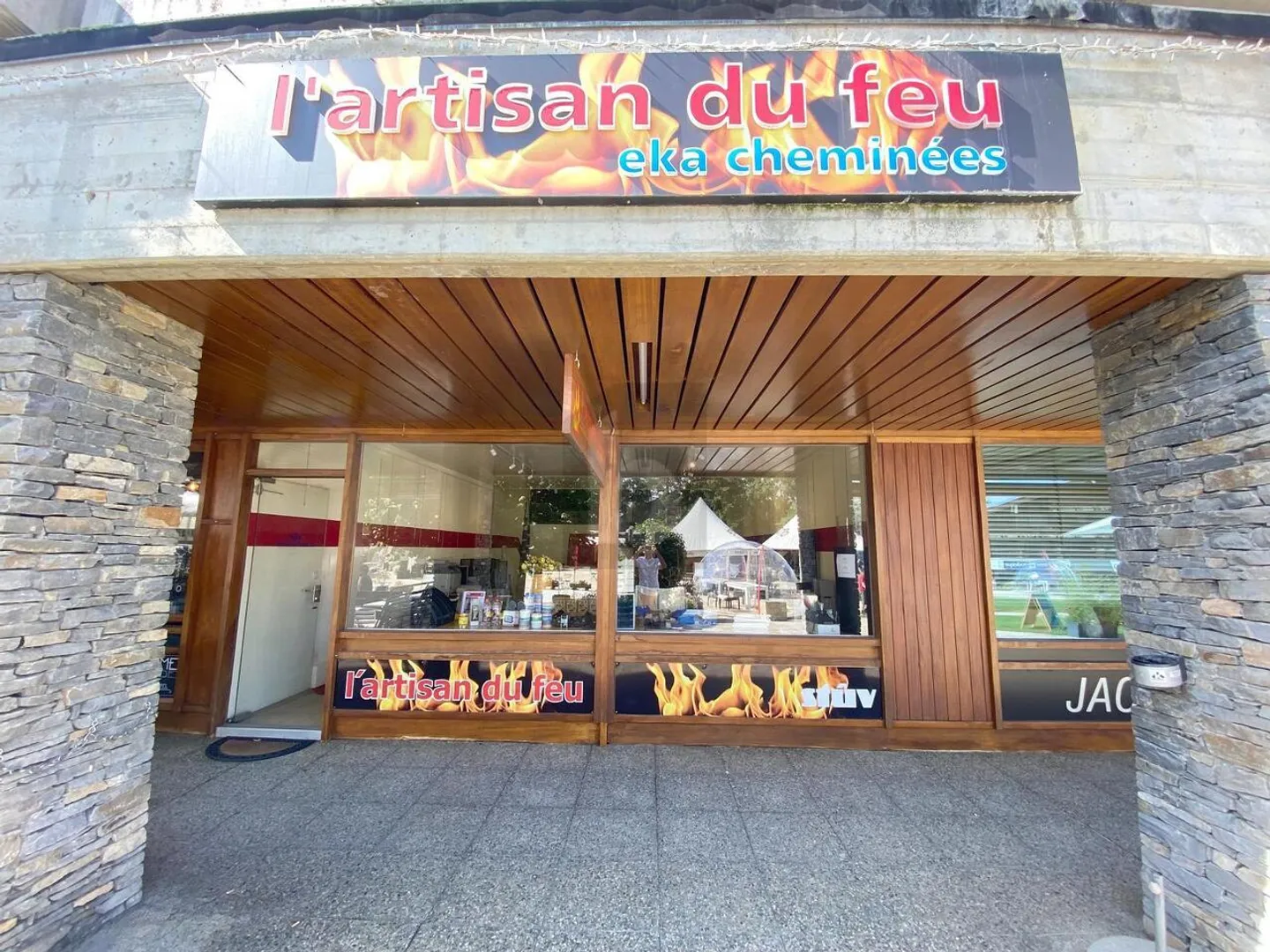 IDEALMENTE SITUATO NEL CUORE DEL VILLAGGIO - Foto 1 di 6